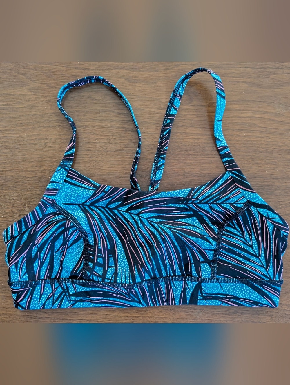 Lululemon Rise and Run Bra in Mini Palm Lace Tofino Teal Multi/Black